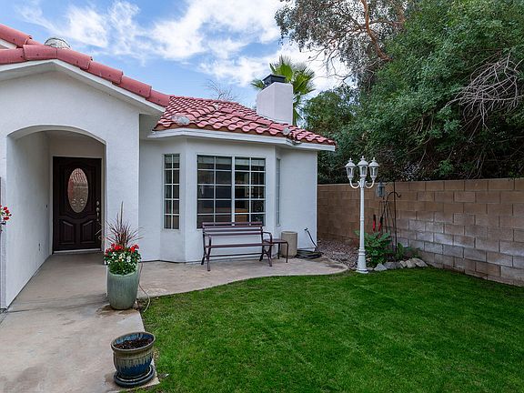 2nd image of 52180 Avenida Mendoza
