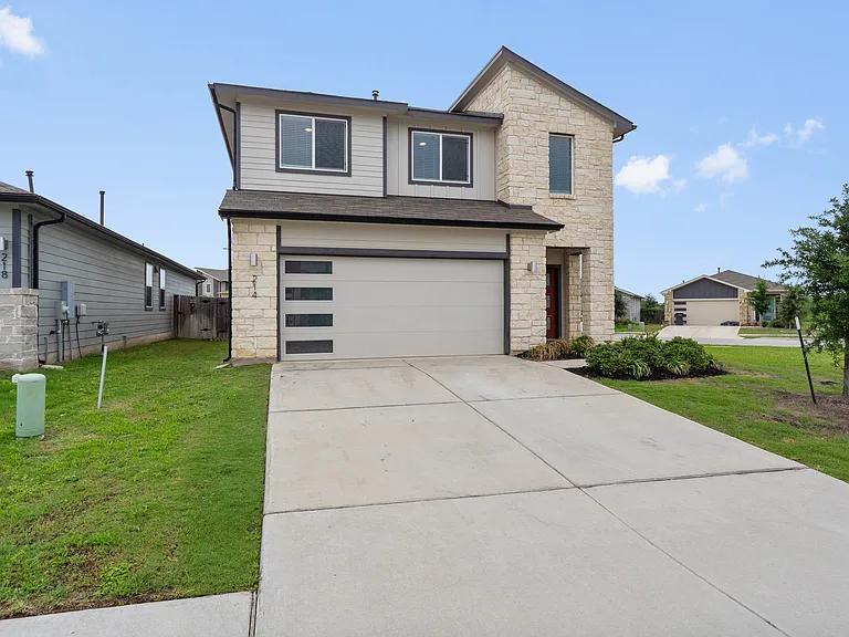 214 New Hampton Way — Photo 2