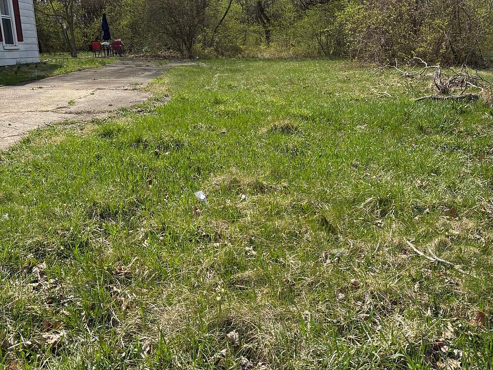 1st image of 525 W Clark St