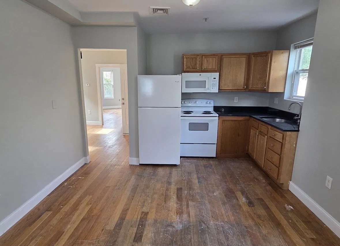 2 bed, $2,800 — Photo 2