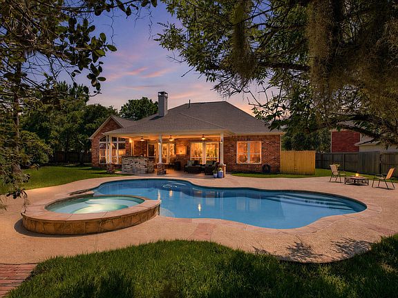 2nd image of 8902 Dakota Ct