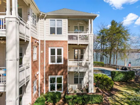 921 Northeast Dr Unit 26, Davidson, NC 28036