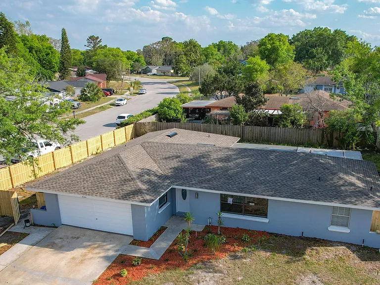 3230 Caulfield St — Photo 22