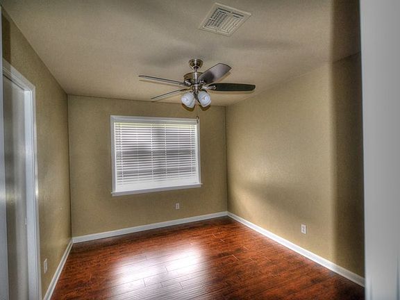 2nd image of 2515 Belmont Blvd
