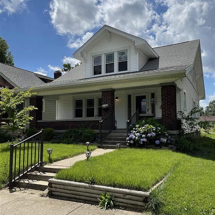 1st image of 2147 Crawford St