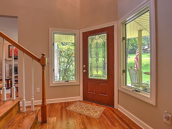 2nd image of 1909 Fleetwood Dr