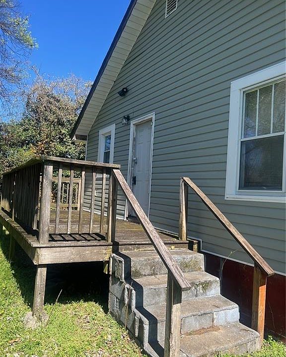2nd image of 1312 E 2nd Ave SE