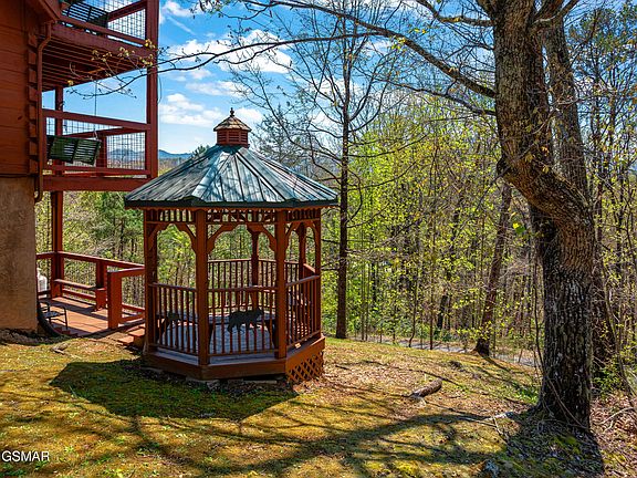 29th image of 1855 Spring Hill Dr