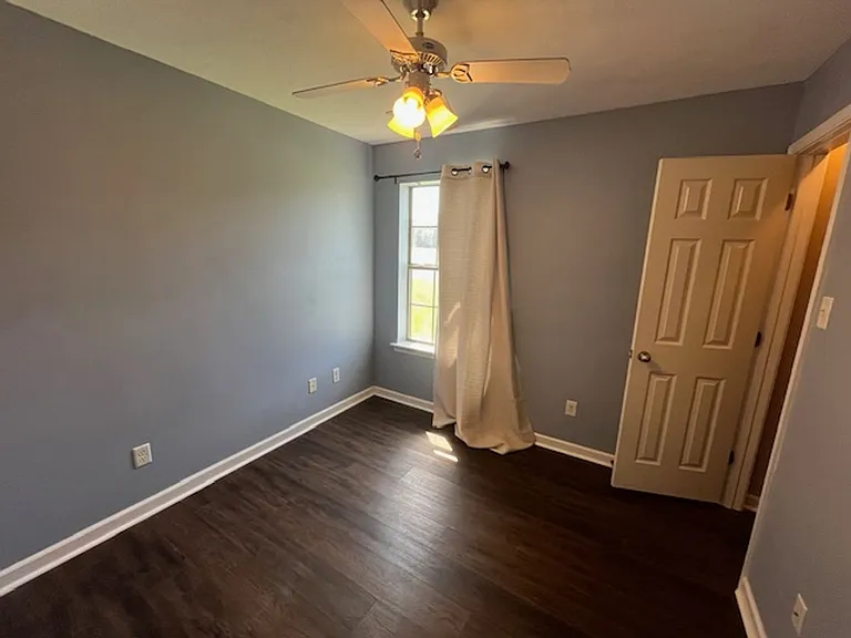 102 Rosebud Cir — Photo 35