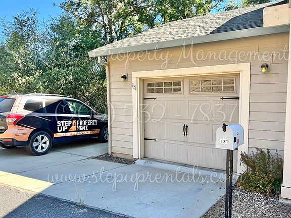 2nd image of 121 Pepperwood Ln