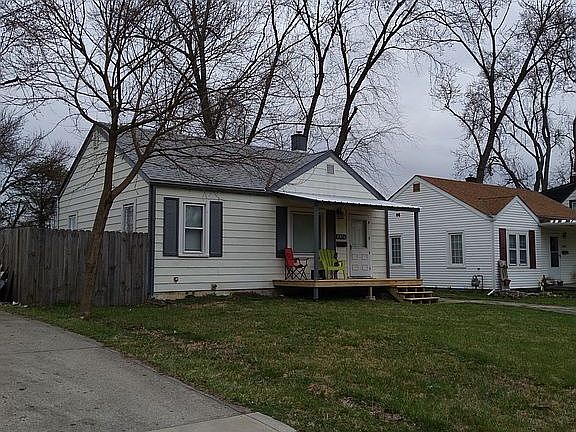 3rd image of 2376 Vendome Dr