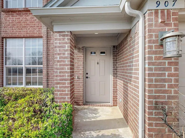 907 Waterford Way, Euless, TX 76039