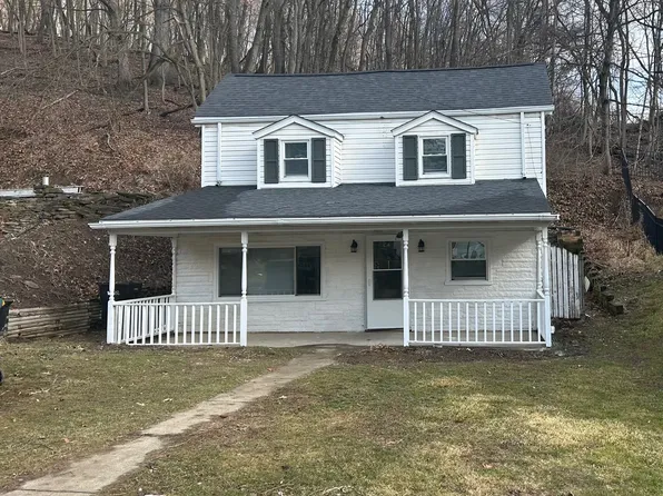 220 Hickory St, Mc Kees Rocks, PA 15136