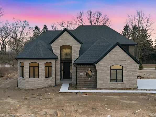 12020 Encore Ct, Shelby Township, MI 48315