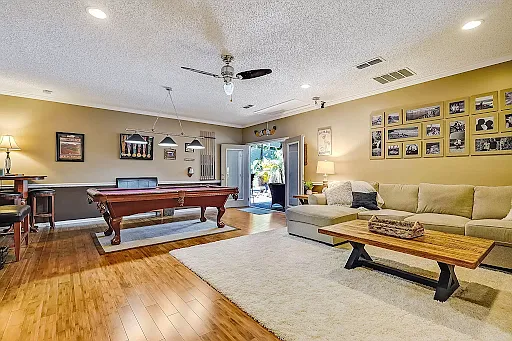1555 Lakeway Dr — Photo 32
