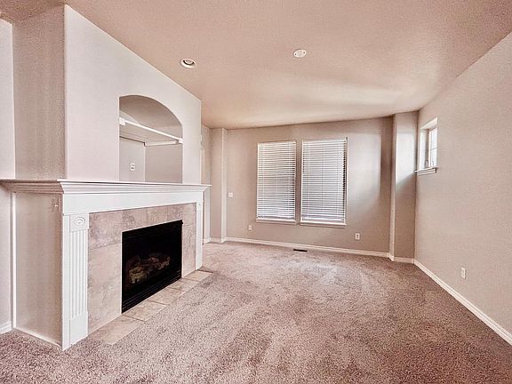 4th image of 2814 N Havana St