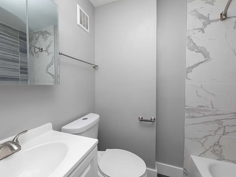 Domino Lane Apartments — Photo 4