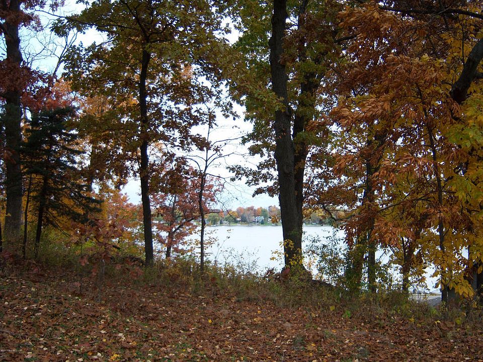 2nd image of 16366 Donnell Lake St