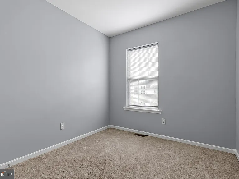 624 McComb Pl — Photo 9