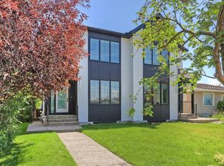 1440 W 26a St SW, Calgary, AB T3C 1K8