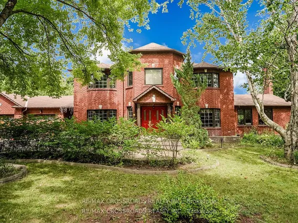 18 Hill Top Trl E, Whitchurch Stouffville, ON L4A 3G7