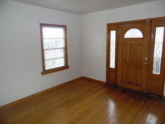 3rd image of 8453 Howard Dr
