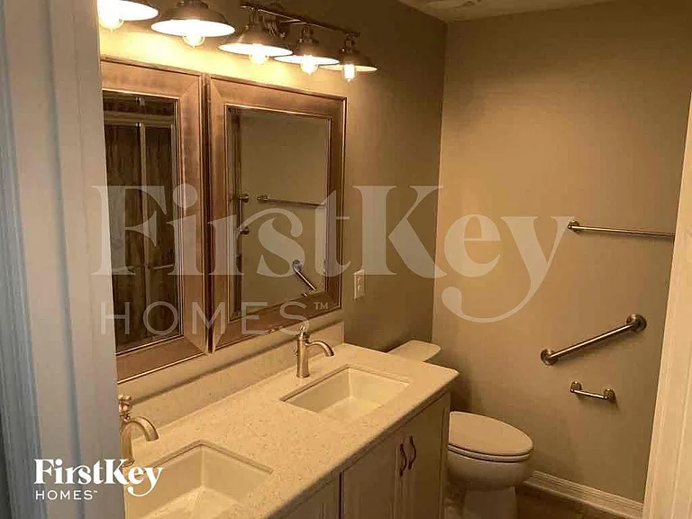 121 Alexandria Cir — Photo 15
