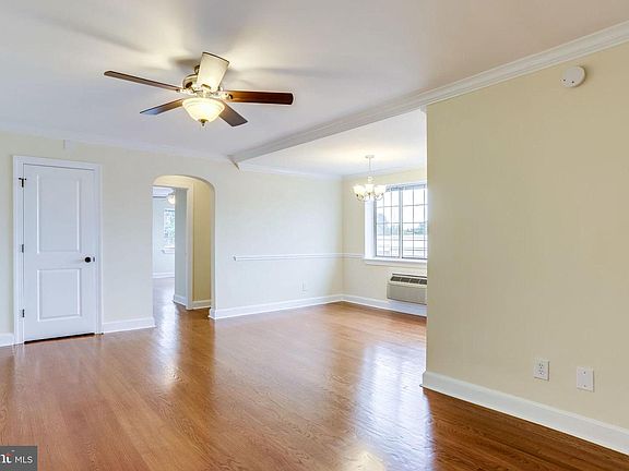 2nd image of 820 S Washington St APT B328