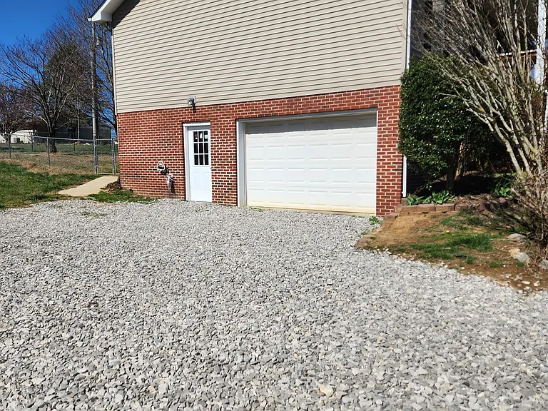 143 W Gate Dr — Photo 40