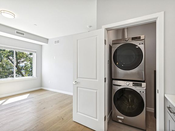 2nd image of 3838 Pechin St #11018393