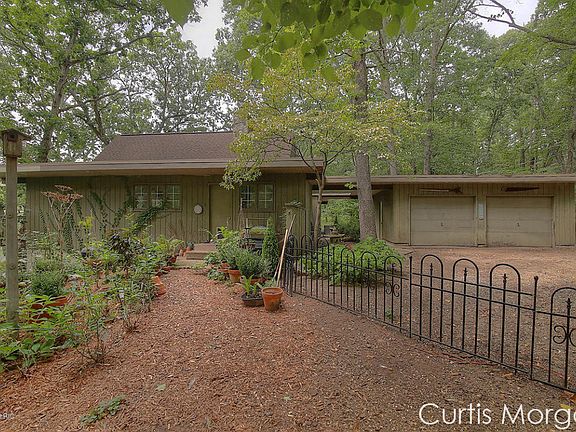 2nd image of 201 Honey Creek Ave NE