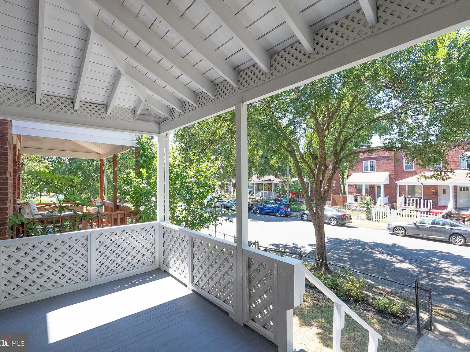 2 bed, 2.0 bath, 1296 sqft, $2,950 — Photo 2