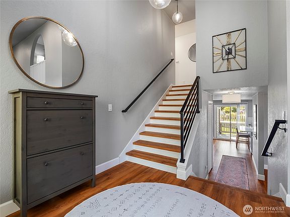 5th image of 3012 43rd Street NE