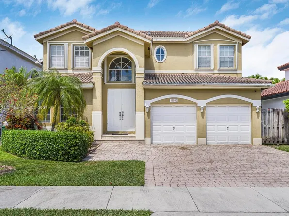 13935 SW 154th St, Miami, FL 33177