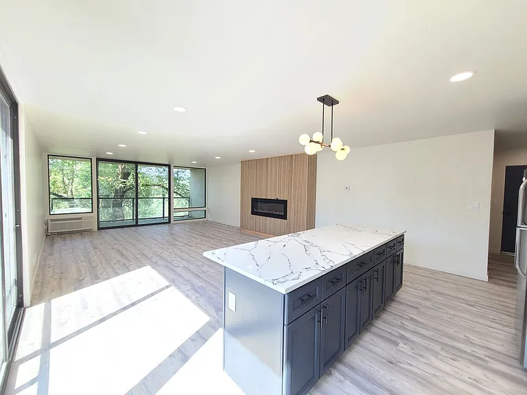 358 S Coeur D Alene St — Photo 27