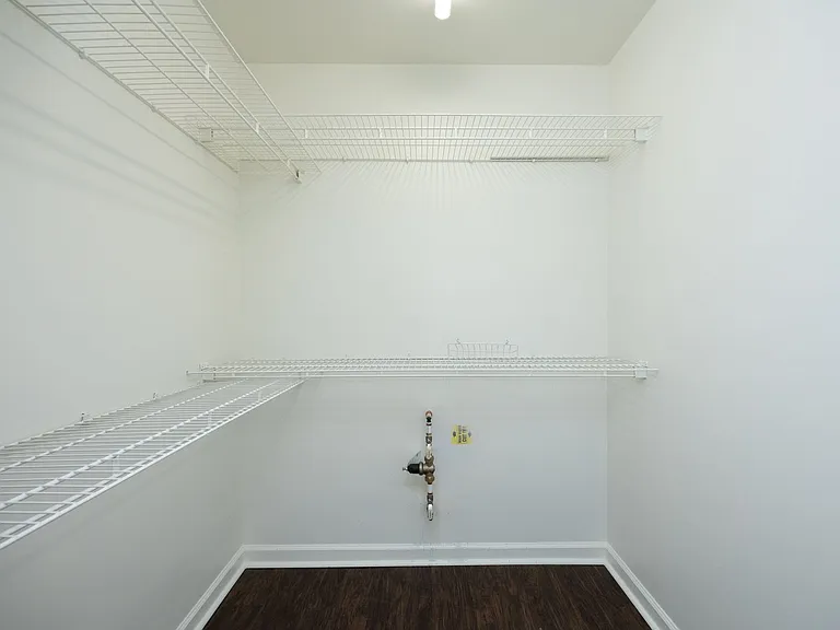 521 Renshaw Ct — Photo 24