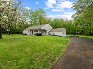 10 Paugussett Rd, Sandy Hook, CT 06482