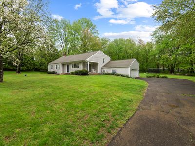 10 Paugussett Road, Sandy Hook, CT, 06482