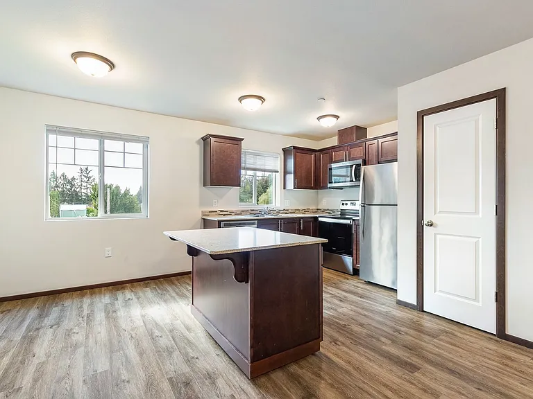 1019 Curtis St — Photo 14
