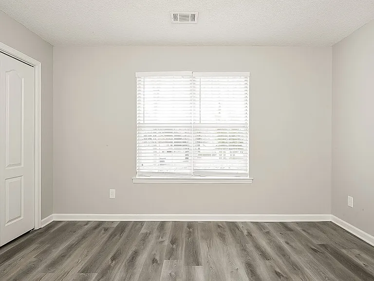 104 Nanci Ct — Photo 12