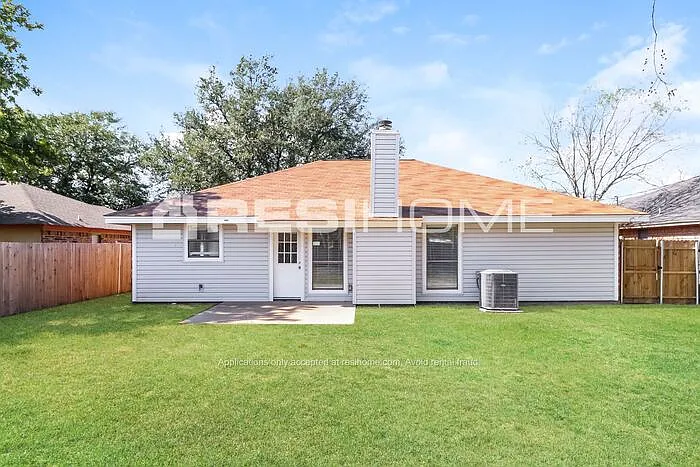 4404 Lakeview Dr — Photo 12