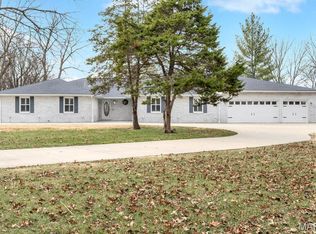 109 Pecan Ln, Belleville, IL 62223