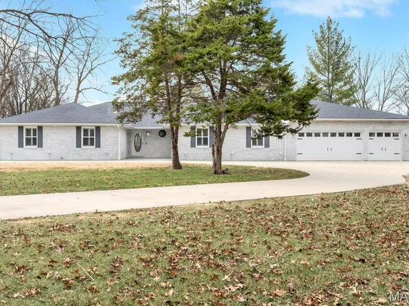 109 Pecan Ln, Belleville, IL 62223