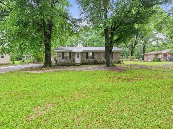 8017 Pine Springs Dr, Saraland, AL 36571