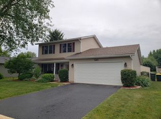1480 Maple Ridge Ct, Carol Stream, IL 60188