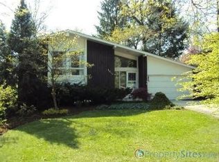 1006 Stoddard Ave, Wheaton, IL 60187