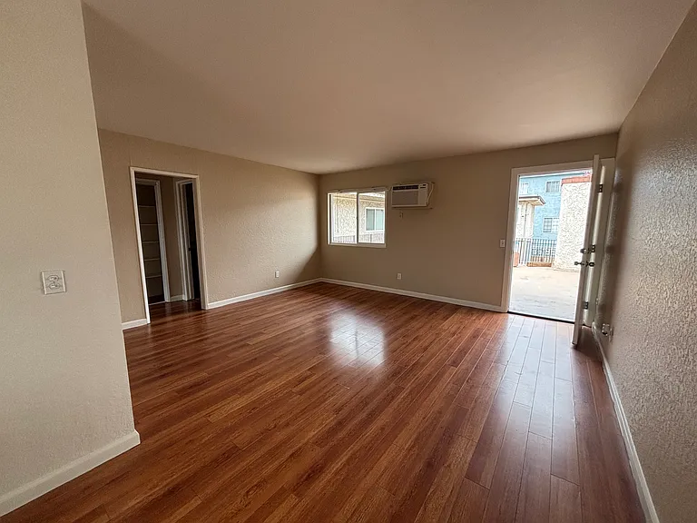 14601 W Vanowen St #15 — Photo 3