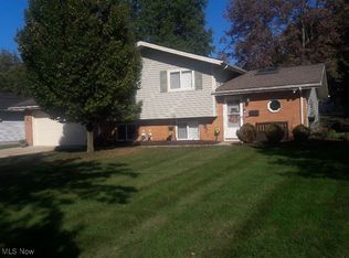 5399 Berkshire Dr, North Olmsted, OH