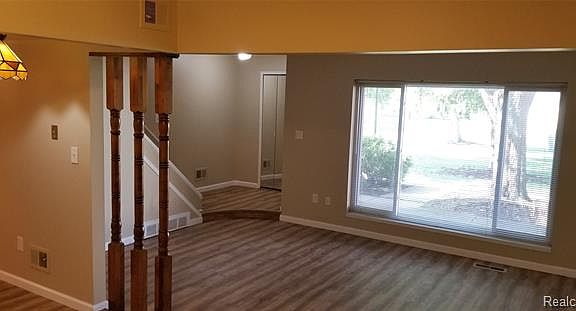 5th image of 29828 City Center Dr