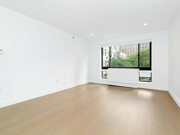 5th image of 311 W 50th St #G3